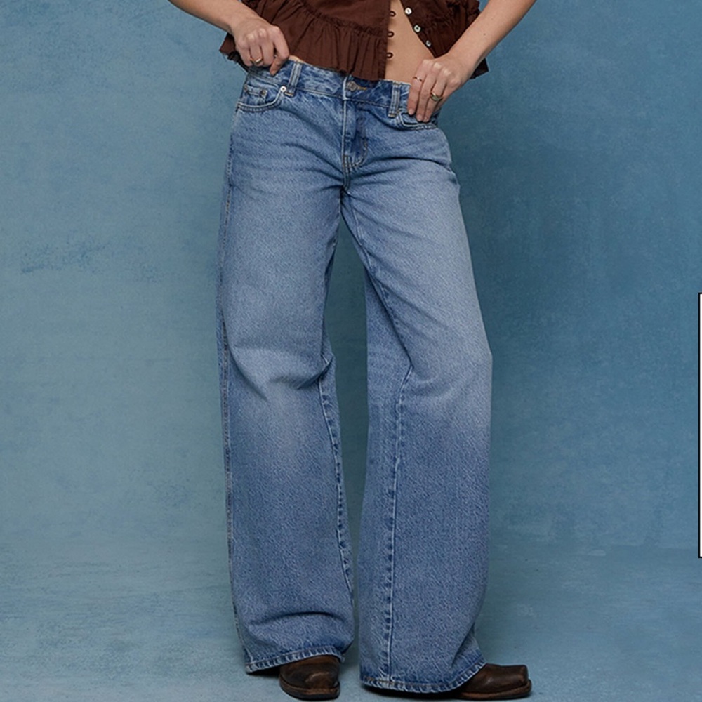 Low rise baggy jeans